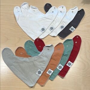 Parker baby co Colorful Kids Bandana Bib Set / set of 8